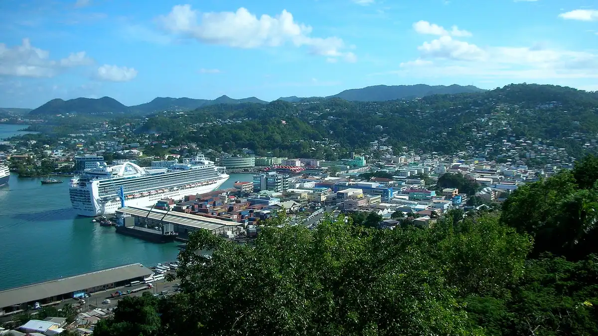 Castries und sein Hafen (die Hauptstadt, kein Parlament)